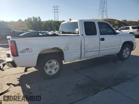 2006 Chevrolet Silverado 1500 LS z VIN 1GCEK19V16Z207120, wystawiony jako Copart lot #69255924 z przebiegiem 215 962 mil mil oraz Szkoda całkowita • Salvage title. Historia ofert i sprzedaży dostępna na DreamBid. Obrazek 3.