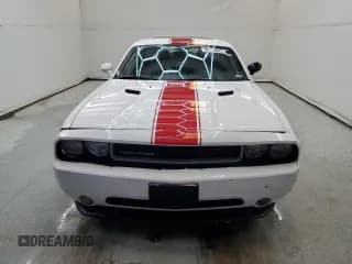 ✅ 2014 Dodge Challenger Rallye Redline • VIN: 2C3CDYAG8EH100480 • Lot: 71097734. Wystawiony na Copart z przebiegiem 141 841 mil. Bezpłatny archiwum sprzedaży aukcyjnych z USA i szczegółowy raport historii pojazdu na DreamBid. Zdjęcie 5.