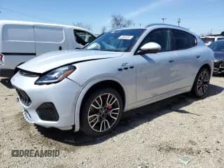 ✅ 2023 Maserati Grecale GT • VIN: ZN682AVA5P7438873 • Лот: 49884085. Опубликован ранее на Copart с пробегом 3 391 миль. Бесплатный доступ к архиву аукционных продаж из США и подробный отчёт об истории автомобиля на DreamBid. Изображение 1.