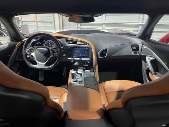 2019 Chevrolet Corvette Grand Sport 2LT z VIN 1G1YY2D71K5104106, wystawiony jako Copart lot #80674914 z przebiegiem 35 349 mil mil oraz Czysty tytuł • Clean title. Historia ofert i sprzedaży dostępna na DreamBid. Obrazek 9.