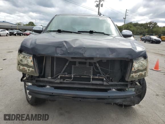 ✅ 2008 Chevrolet Suburban LTZ • VIN: 3GNFC16058G207836 • Lot: 71247964. Wystawiony na Copart z przebiegiem 293 553 mil. Bezpłatny archiwum sprzedaży aukcyjnych z USA i szczegółowy raport historii pojazdu na DreamBid. Zdjęcie 5.