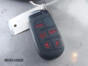 ✅ 2014 Chrysler 300 • VIN: 2C3CCAAGXEH380526 • Lot: 43157950. Wystawiony na IAAI z przebiegiem 201 644 mil. Bezpłatny archiwum sprzedaży aukcyjnych z USA i szczegółowy raport historii pojazdu na DreamBid. Zdjęcie 11.