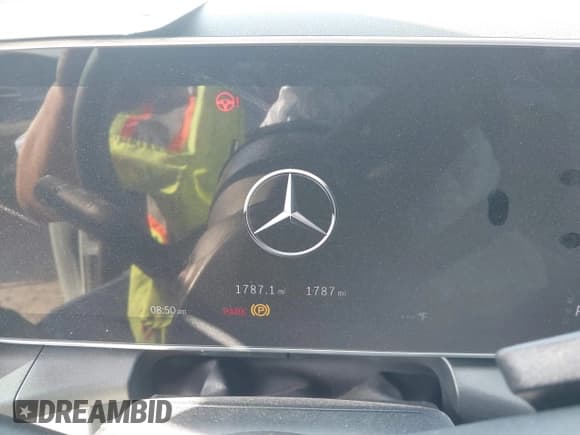 ✅ 2025 Mercedes-Benz GLC 300 • VIN: W1NKM4GB3SF320370 • Lot: 42622649. Wystawiony na IAAI z przebiegiem 1 787 mil. Bezpłatny archiwum sprzedaży aukcyjnych z USA i szczegółowy raport historii pojazdu na DreamBid. Zdjęcie 7.