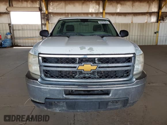 ✅ 2014 Chevrolet Silverado 2500HD Work Truck • VIN: 1GC0CVCG6EF162197 • Lot: 63701975. Wystawiony na Copart z przebiegiem 178 965 mil. Bezpłatny archiwum sprzedaży aukcyjnych z USA i szczegółowy raport historii pojazdu na DreamBid. Zdjęcie 5.