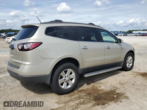 ✅ 2013 Chevrolet Traverse LT • VIN: 1GNKRGKD2DJ252489 • Lot: 73384504. Wystawiony na Copart z przebiegiem 185 745 mil. Bezpłatny archiwum sprzedaży aukcyjnych z USA i szczegółowy raport historii pojazdu na DreamBid. Zdjęcie 3.