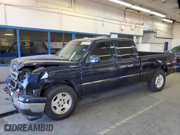✅ 2006 Chevrolet Silverado 1500 LS • VIN: 2GCEK19B861135914 • Lot: 75017414. Wystawiony na Copart z przebiegiem 183 185 mil mil. Skorzystaj z bezpłatnego archiwum sprzedaży aukcyjnych z USA i zobacz szczegółowy raport historii pojazdu na DreamBid. Zdjęcie 1.