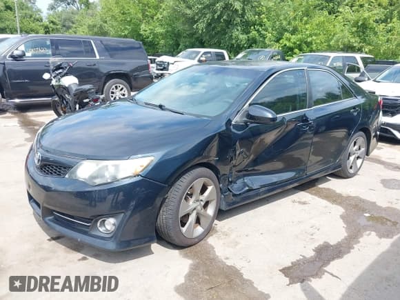 ✅ 2014 Toyota Camry SE • VIN: 4T1BK1FK3EU552928 • Лот: 42631796. Опубликован ранее на IAAI с пробегом 213 209 миль. Бесплатный доступ к архиву аукционных продаж из США и подробный отчёт об истории автомобиля на DreamBid. Изображение 2.