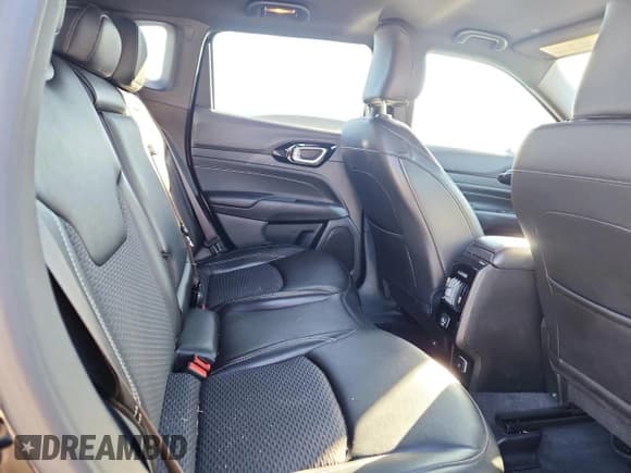 ✅ 2023 Jeep Compass Altitude • VIN: 3C4NJDBN1PT552025 • Лот: 90879055. Опубликован ранее на Copart с пробегом 13 984 миль. Бесплатный доступ к архиву аукционных продаж из США и подробный отчёт об истории автомобиля на DreamBid. Изображение 11.