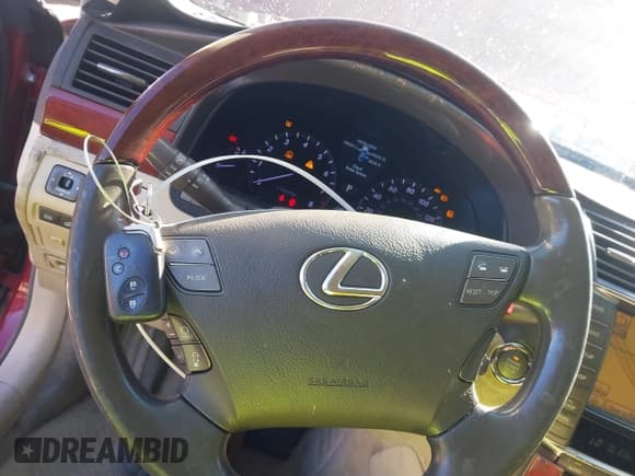 ✅ 2012 Lexus LS 460 • VIN: JTHBL5EF4C5112915 • Lot: 43568683. Listed on IAAI with 153,903 mi. Free auction sales archive from the USA and detailed vehicle history report at DreamBid. Image 11.