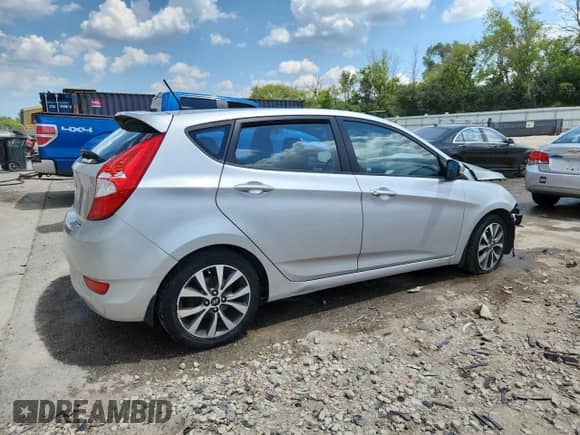 ✅ 2015 Hyundai Accent Sport • VIN: KMHCU5AE6FU205697 • Lot: 63021735. Wystawiony na Copart z przebiegiem 61 702 mil. Bezpłatny archiwum sprzedaży aukcyjnych z USA i szczegółowy raport historii pojazdu na DreamBid. Zdjęcie 3.