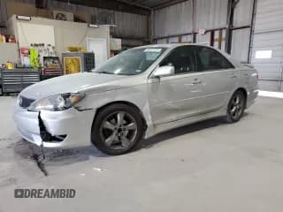 ✅ 2005 Toyota Camry SE • VIN: 4T1BA32K95U044774 • Lot: 66837075. Wystawiony na Copart z przebiegiem 186 853 mil. Bezpłatny archiwum sprzedaży aukcyjnych z USA i szczegółowy raport historii pojazdu na DreamBid. Zdjęcie 1.