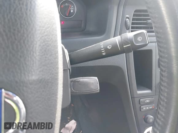 ✅ 2004 Volvo S60 • VIN: YV1RH59H942409026 • Lot: 43705592. Wystawiony na IAAI z przebiegiem 102 746 mil. Bezpłatny archiwum sprzedaży aukcyjnych z USA i szczegółowy raport historii pojazdu na DreamBid. Zdjęcie 11.