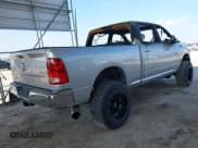 ✅ 2015 Ram 2500 SLT • VIN: 3C6UR5DL1FG670483 • Lot: 43543810. Wystawiony na IAAI z przebiegiem Nie podano. Bezpłatny archiwum sprzedaży aukcyjnych z USA i szczegółowy raport historii pojazdu na DreamBid. Zdjęcie 4.