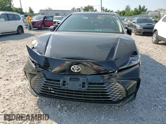 2025 Toyota Camry LE z VIN 4T1DAACK5SU516556, wystawiony jako Copart lot #80105745 z przebiegiem 98 024 mil mil oraz Szkoda całkowita • Salvage title. Historia ofert i sprzedaży dostępna na DreamBid. Obrazek 13.