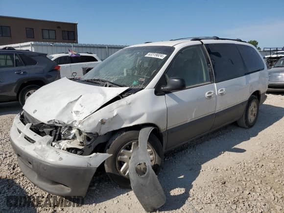 ✅ 1997 Dodge Caravan LE • VIN: 1B4GP54L1VB268933 • Lot: 63319024. Listed on Copart with 323,903 mi. Free auction sales archive from the USA and detailed vehicle history report at DreamBid. Image 1.