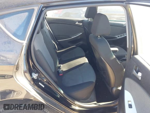 ✅ 2012 Hyundai Accent GS • VIN: KMHCT5AE7CU034585 • Lot: 43684904. Wystawiony na IAAI z przebiegiem 123 424 mil. Bezpłatny archiwum sprzedaży aukcyjnych z USA i szczegółowy raport historii pojazdu na DreamBid. Zdjęcie 8.