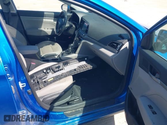 ✅ 2017 Hyundai Elantra Value Edition • VIN: 5NPD84LF5HH042051 • Lot: 43109961. Listed on IAAI with 184,574 mi. Free auction sales archive from the USA and detailed vehicle history report at DreamBid. Image 5.