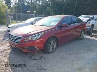 2016 Hyundai Sonata SE с VIN 5NPE24AF9GH311420, выставлен на аукционе IAAI как лот 43216883 с пробегом 126 704 миль миль и . История ставок и продаж доступна на DreamBid. Изображение 2.
