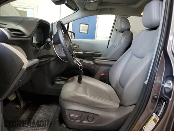 ✅ 2021 Toyota Sienna XLE • VIN: 5TDYSKFC2MS015192 • Lot: 85126635. Listed on Copart with 37,552 mi. Free auction sales archive from the USA and detailed vehicle history report at DreamBid. Image 7.