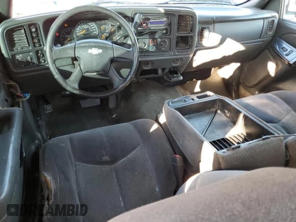 ✅ 2005 Chevrolet Silverado 1500 Z71 • VIN: 2GCEK13T951373772 • Лот: 74097654. Опубликован ранее на Copart с пробегом 186 922 миль. Бесплатный доступ к архиву аукционных продаж из США и подробный отчёт об истории автомобиля на DreamBid. Изображение 8.