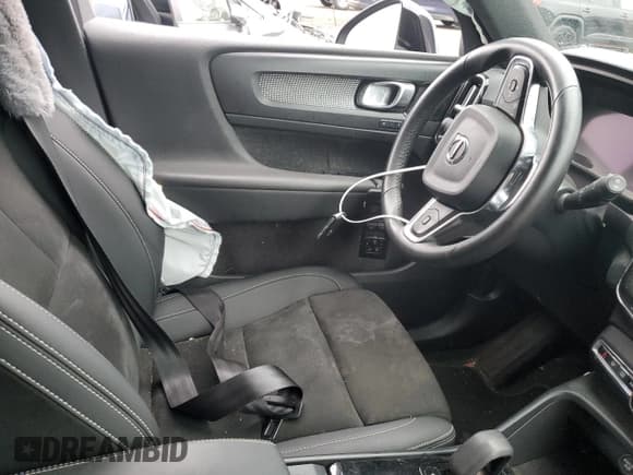 ✅ 2022 Volvo XC40 Twin Ultimate • VIN: YV4ED3UBXN2749811 • Lot: 72419784. Listed on Copart with Not provided. Free auction sales archive from the USA and detailed vehicle history report at DreamBid. Image 7.