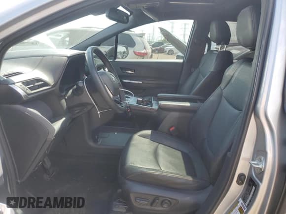 ✅ 2022 Toyota Sienna XSE • VIN: 5TDXRKEC8NS109541 • Lot: 68319015. Wystawiony na Copart z przebiegiem 71 346 mil. Bezpłatny archiwum sprzedaży aukcyjnych z USA i szczegółowy raport historii pojazdu na DreamBid. Zdjęcie 7.