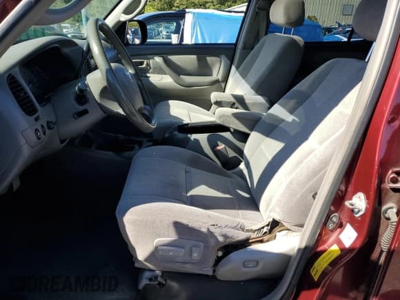 ✅ 2004 Toyota Sequoia SR5 • VIN: 5TDBT44A44S222943 • Lot: 84900275. Wystawiony na Copart z przebiegiem Nie podano. Bezpłatny archiwum sprzedaży aukcyjnych z USA i szczegółowy raport historii pojazdu na DreamBid. Zdjęcie 7.