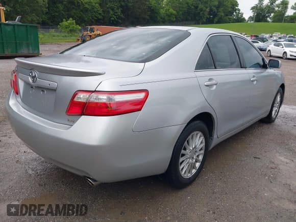 ✅ 2007 Toyota Camry LE • VIN: 4T1BK46K37U033236 • Lot: 42388134. Wystawiony na IAAI z przebiegiem 194 067 mil. Bezpłatny archiwum sprzedaży aukcyjnych z USA i szczegółowy raport historii pojazdu na DreamBid. Zdjęcie 4.