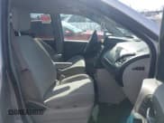 ✅ 2012 Dodge Grand Caravan SXT • VIN: 2C4RDGCGXCR364756 • Lot: 41265091. Wystawiony na IAAI z przebiegiem 271 731 mil. Bezpłatny archiwum sprzedaży aukcyjnych z USA i szczegółowy raport historii pojazdu na DreamBid. Zdjęcie 5.