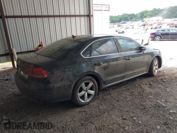 ✅ 2013 Volkswagen Passat SE • VIN: 1VWBH7A38DC028231 • Лот: 42629167. Опубликован ранее на IAAI с пробегом Не указан. Бесплатный доступ к архиву аукционных продаж из США и подробный отчёт об истории автомобиля на DreamBid. Изображение 4.