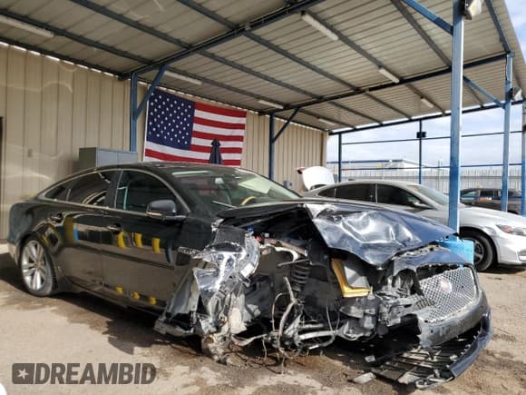 ✅ 2014 Jaguar XJ • VIN: SAJWA1CZ2E8V69885 • Lot: 53163105. Wystawiony na Copart z przebiegiem 117 793 mil. Bezpłatny archiwum sprzedaży aukcyjnych z USA i szczegółowy raport historii pojazdu na DreamBid. Zdjęcie 4.