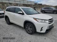 ✅ 2017 Toyota Highlander XLE • VIN: 5TDJZRFH4HS482542 • Lot: 90402385. Listed on Copart with 80,380 mi. Free auction sales archive from the USA and detailed vehicle history report at DreamBid. Image 4.
