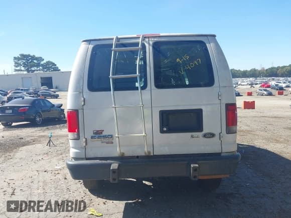 ✅ 2014 Ford Econoline Cargo Commercial • VIN: 1FTNE2EW1EDA54097 • Lot: 43468655. Wystawiony na IAAI z przebiegiem Nie podano. Bezpłatny archiwum sprzedaży aukcyjnych z USA i szczegółowy raport historii pojazdu na DreamBid. Zdjęcie 16.