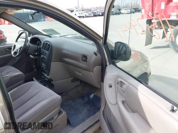 ✅ 2002 Chrysler Voyager LX • VIN: 1C8GJ45382B510897 • Lot: 41829447. Listed on IAAI with Not provided. Free auction sales archive from the USA and detailed vehicle history report at DreamBid. Image 5.