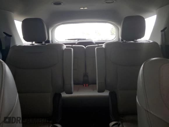 ✅ 2025 Ford Explorer Active • VIN: 1FMUK7DH9SGA42810 • Lot: 82742545. Wystawiony na Copart z przebiegiem 13 241 mil. Bezpłatny archiwum sprzedaży aukcyjnych z USA i szczegółowy raport historii pojazdu na DreamBid. Zdjęcie 10.