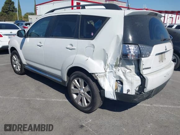 ✅ 2010 Mitsubishi Outlander SE • VIN: JA4AS3AW2AZ019126 • Lot: 43130289. Wystawiony na IAAI z przebiegiem 120 361 mil. Bezpłatny archiwum sprzedaży aukcyjnych z USA i szczegółowy raport historii pojazdu na DreamBid. Zdjęcie 3.