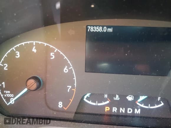 ✅ 2020 Ford Transit Passenger XL • VIN: 1FBAX2Y89LKA26454 • Lot: 41625595. Wystawiony na Copart z przebiegiem 78 358 mil. Bezpłatny archiwum sprzedaży aukcyjnych z USA i szczegółowy raport historii pojazdu na DreamBid. Zdjęcie 9.