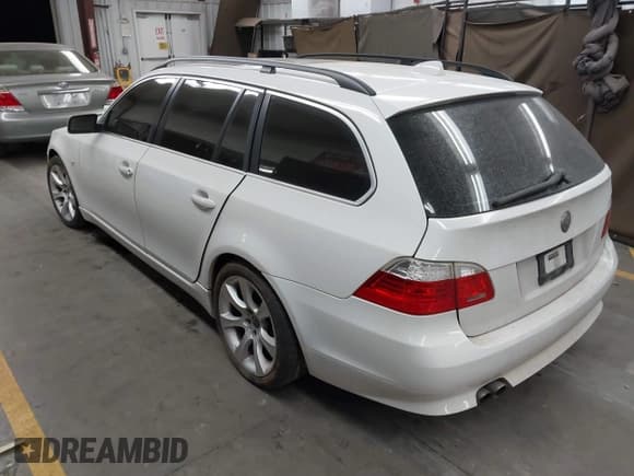 ✅ 2008 BMW 5 Series 535xiT • VIN: WBAPT73588CX01768 • Lot: 43346136. Listed on IAAI with 181,879 mi. Free auction sales archive from the USA and detailed vehicle history report at DreamBid. Image 3.