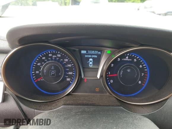 ✅ 2016 Hyundai Genesis Coupe 3.8L Base • VIN: KMHHT6KJ1GU132802 • Lot: 58637395. Wystawiony na Copart z przebiegiem 103 839 mil. Bezpłatny archiwum sprzedaży aukcyjnych z USA i szczegółowy raport historii pojazdu na DreamBid. Zdjęcie 9.