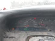 ✅ 2004 Ford F-250 XL • VIN: 1FTNX20L34EA13731 • Lot: 41510742. Wystawiony na IAAI z przebiegiem 323 217 mil. Bezpłatny archiwum sprzedaży aukcyjnych z USA i szczegółowy raport historii pojazdu na DreamBid. Zdjęcie 7.