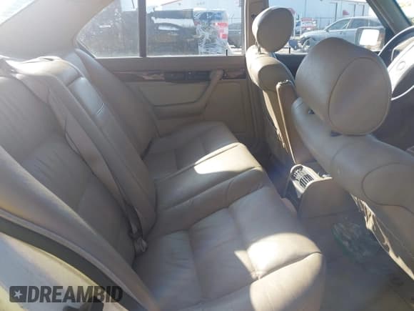 ✅ 1994 BMW 5 Series • VIN: WBAHE232XRGE89928 • Lot: 41994647. Listed on IAAI with 117,264 mi. Free auction sales archive from the USA and detailed vehicle history report at DreamBid. Image 8.