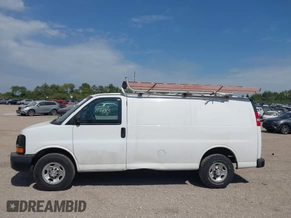 ✅ 2016 Chevrolet Express Cargo • VIN: 1GCWGAFF6G1165546 • Lot: 42987783. Listed on IAAI with 154,514 mi. Free auction sales archive from the USA and detailed vehicle history report at DreamBid. Image 15.
