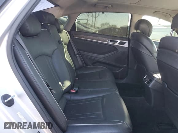 ✅ 2015 Hyundai Genesis 3.8L • VIN: KMHGN4JE6FU068172 • Lot: 89405525. Wystawiony na Copart z przebiegiem 126 223 mil. Bezpłatny archiwum sprzedaży aukcyjnych z USA i szczegółowy raport historii pojazdu na DreamBid. Zdjęcie 10.