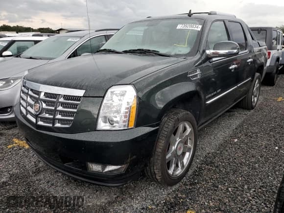 ✅ 2013 Cadillac Escalade EXT Premium • VIN: 3GYT4NEF7DG284248 • Lot: 73920034. Listed on Copart with 32,047 mi. Free auction sales archive from the USA and detailed vehicle history report at DreamBid. Image 1.