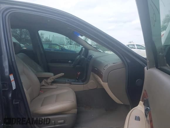 ✅ 2000 Lincoln LS • VIN: 1LNHM87A6YY879355 • Lot: 41917760. Wystawiony na IAAI z przebiegiem 70 457 mil. Bezpłatny archiwum sprzedaży aukcyjnych z USA i szczegółowy raport historii pojazdu na DreamBid. Zdjęcie 5.