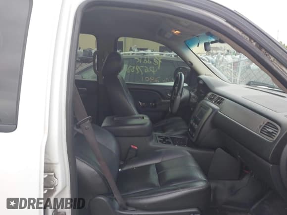 ✅ 2012 Chevrolet Tahoe Commercial • VIN: 1GNLC2E02CR322901 • Lot: 42679887. Wystawiony na IAAI z przebiegiem 251 794 mil. Bezpłatny archiwum sprzedaży aukcyjnych z USA i szczegółowy raport historii pojazdu na DreamBid. Zdjęcie 5.