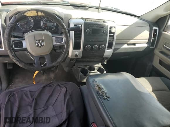 2009 Dodge 1500 SLT z VIN 1D3HB13P99J522930, wystawiony jako Copart lot #79885384 z przebiegiem 315 016 mil mil oraz Czysty tytuł • Clean title. Historia ofert i sprzedaży dostępna na DreamBid. Obrazek 8.