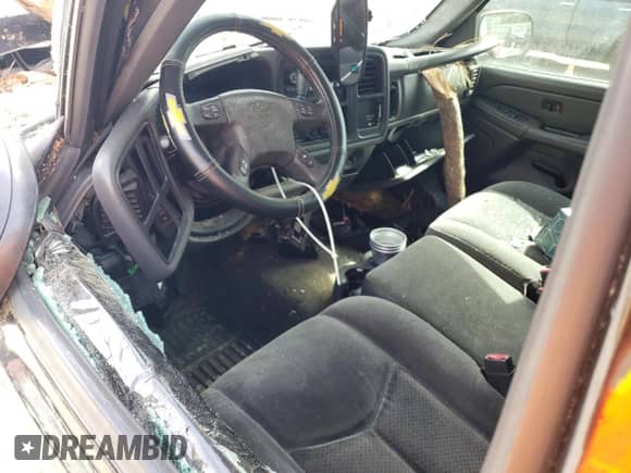 2004 Chevrolet Silverado 1500 LS z VIN 1GCEC14V64Z278346, wystawiony jako Copart lot #74509394 z przebiegiem Nie podano mil oraz Szkoda całkowita • Salvage title. Historia ofert i sprzedaży dostępna na DreamBid. Obrazek 8.