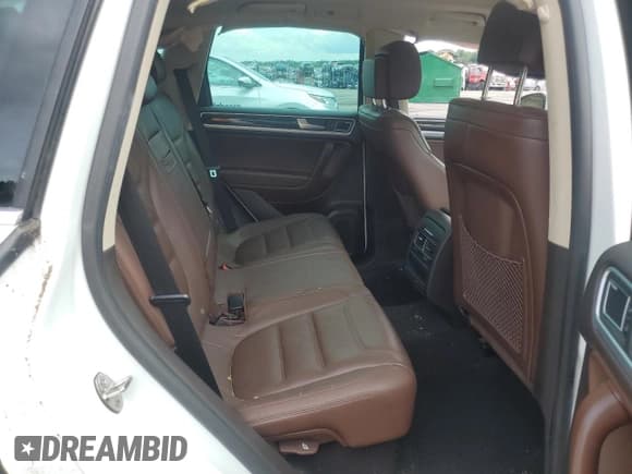 ✅ 2013 Volkswagen Touareg Lux • VIN: WVGEF9BP4DD013167 • Lot: 60422255. Listed on Copart with 157,319 mi. Free auction sales archive from the USA and detailed vehicle history report at DreamBid. Image 11.