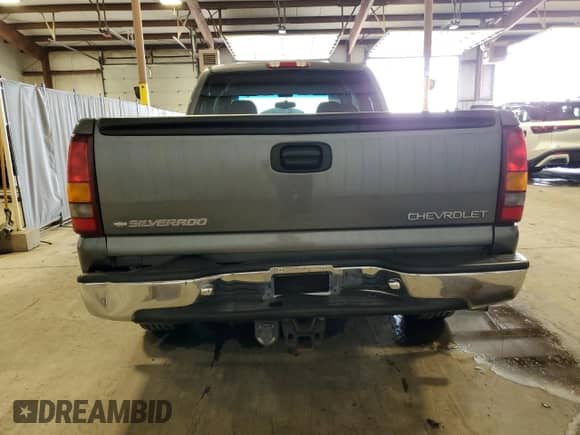 ✅ 2001 Chevrolet Silverado 1500 LS • VIN: 2GCEC19T611298530 • Lot: 67365554. Wystawiony na Copart z przebiegiem 144 277 mil mil. Skorzystaj z bezpłatnego archiwum sprzedaży aukcyjnych z USA i zobacz szczegółowy raport historii pojazdu na DreamBid. Zdjęcie 6.